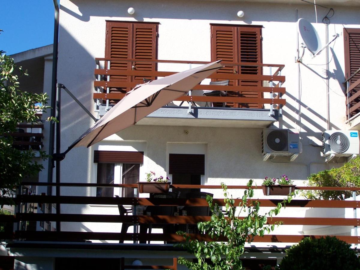 Apartments By The Sea Novalja, Pag - 18154 Екстериор снимка