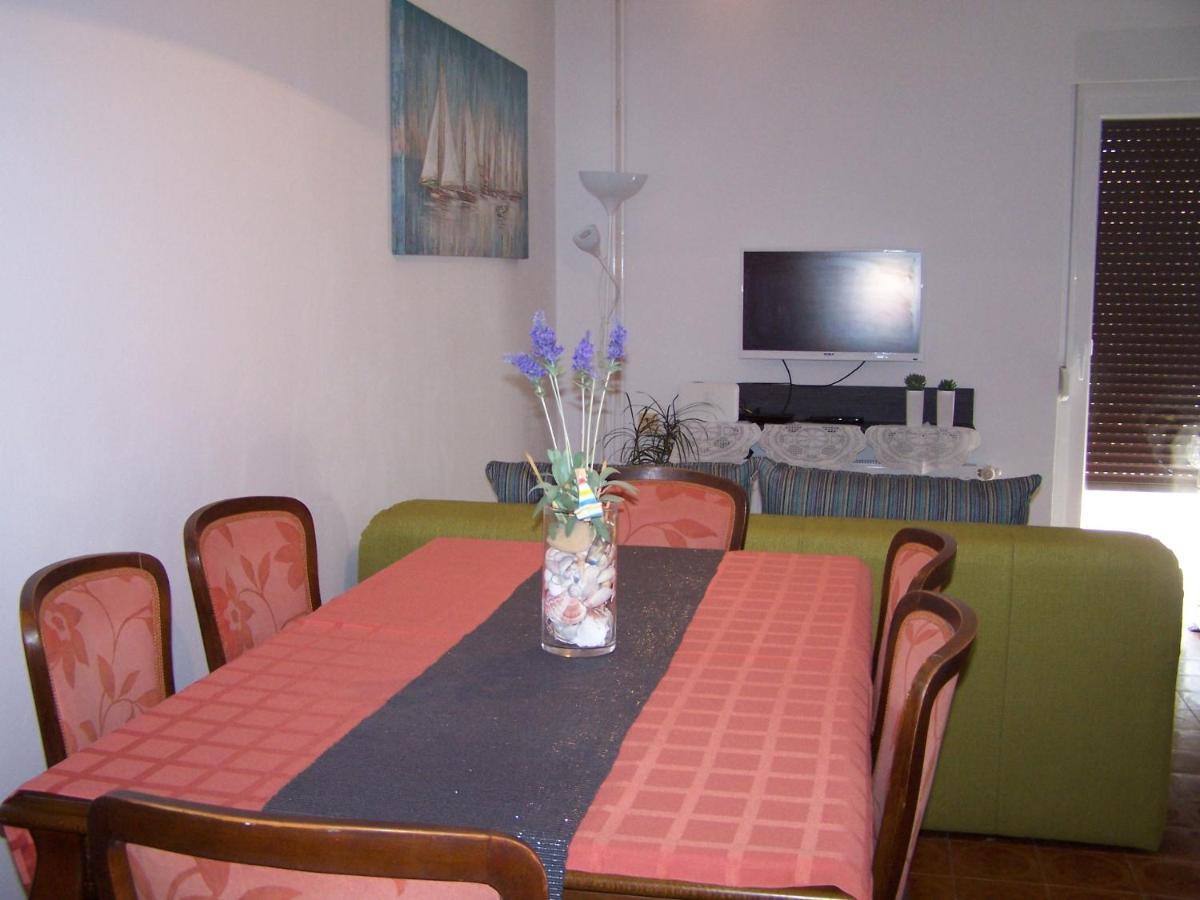 Apartments By The Sea Novalja, Pag - 18154 Екстериор снимка